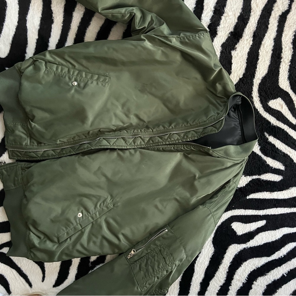 Irreversible bomber jacket